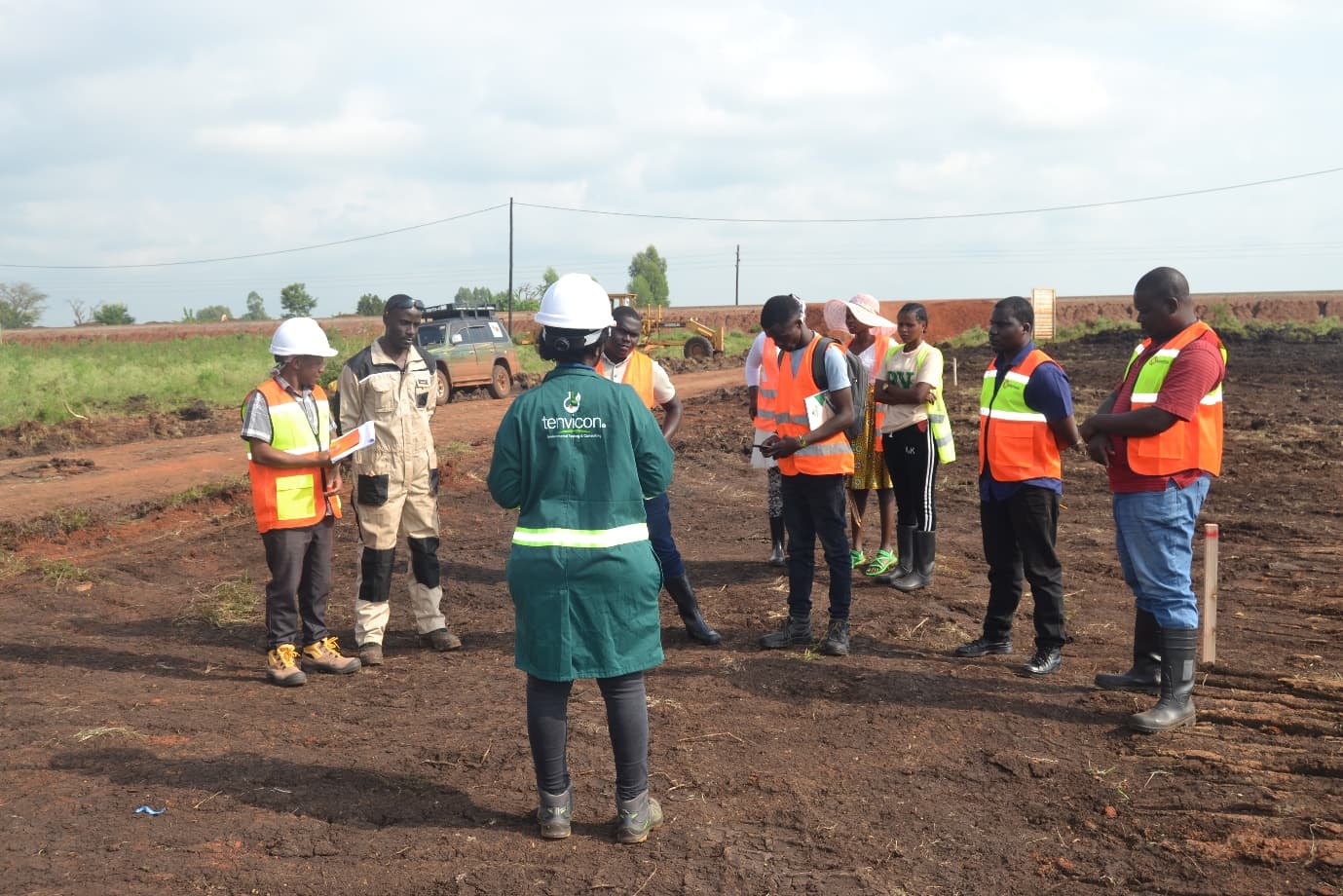Tenvicon ESHS supervisor conducting a toolbox talk with construction workers